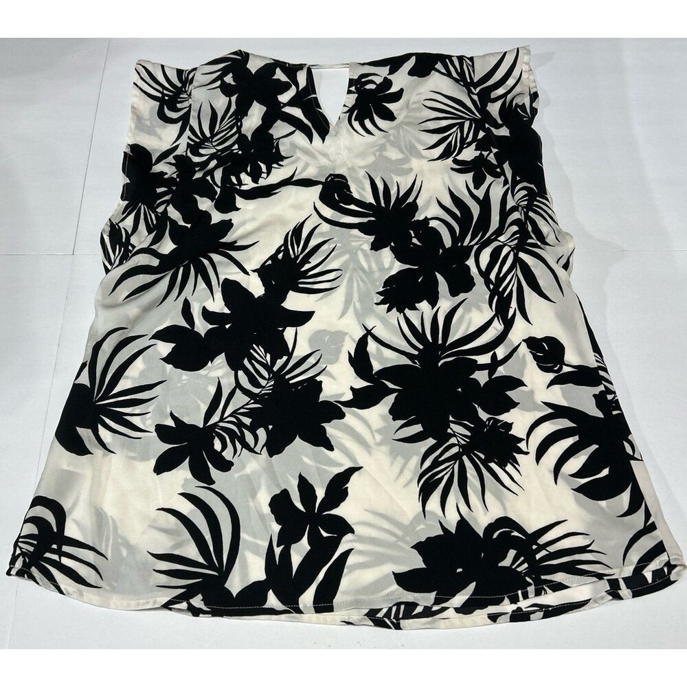 West K Women's Size Large Green Floral V-Neck Faux Wrap Short Sleeve Dress NWT - Picture 6 of 6